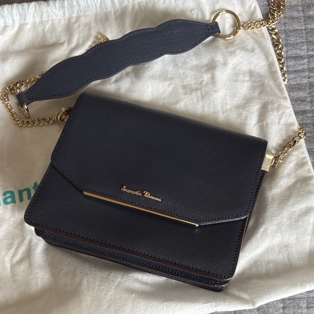 Samantha Thavasa Navy Leather Chain Crossbody with Gold Hardware